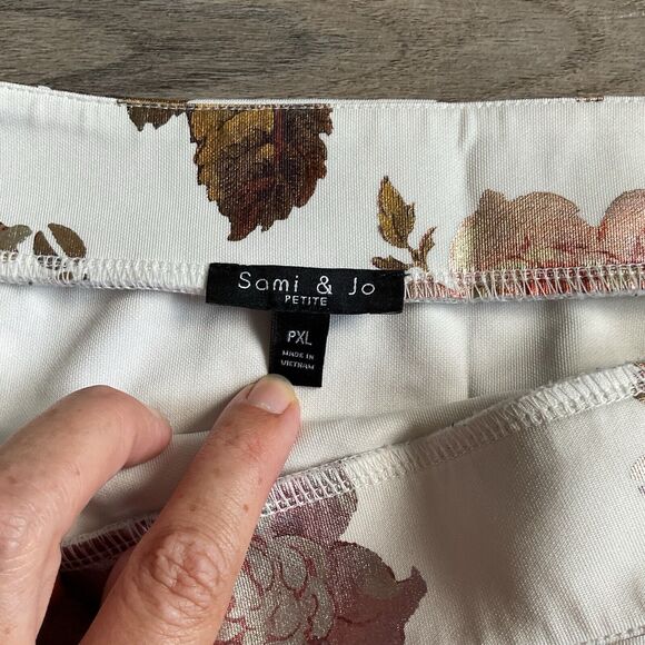 Sami & Jo Floral Skirt White Petite XL - Picture 3 of 9